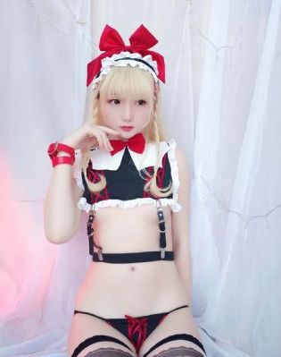 天降女子从二楼掉下来了
